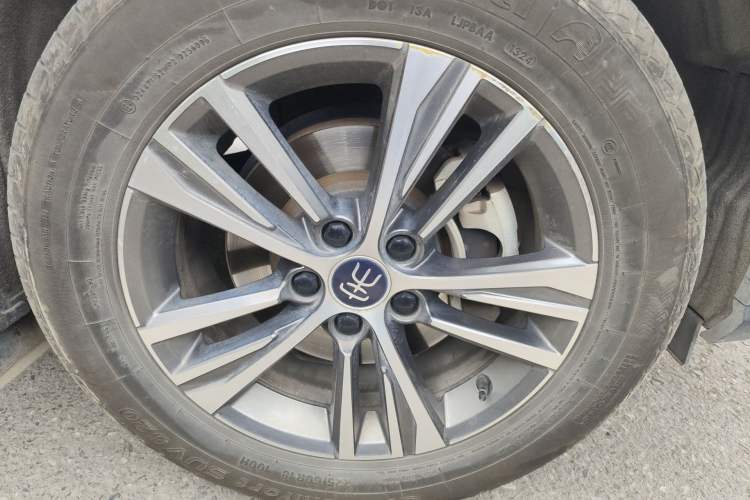 Used BYD Song Pro 2019 1.5T Automatic Luxury Model Right Front Wheel Hub