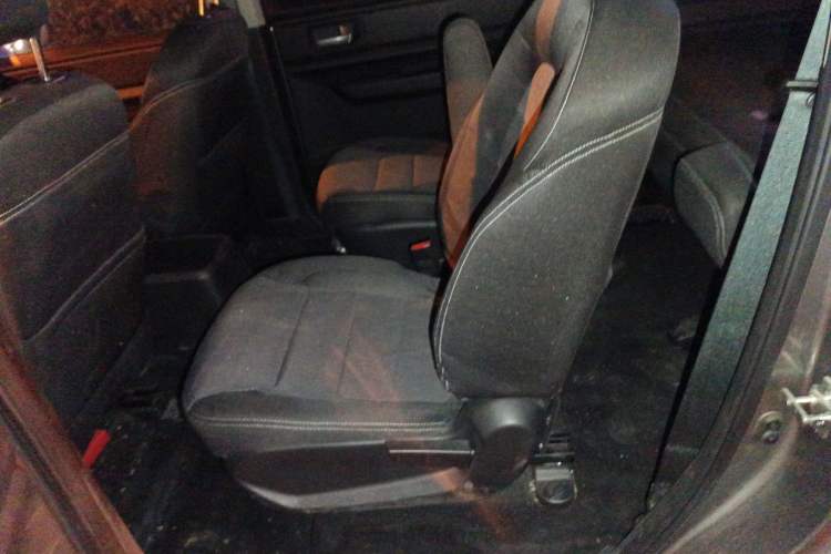 Used Wuling Hongguang PLUS 2019 1.5T Manual Comfort Version 7 Seats