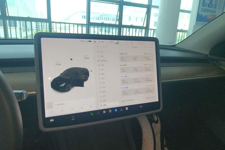 Used Tesla Model Y 2021 Standard Range Rear-Wheel Drive Version Audio And AC Panel