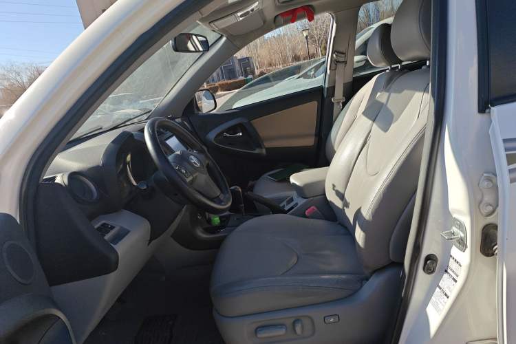 Used Toyota RAV4 2010 2.0L Automatic Deluxe Upgrade Edition