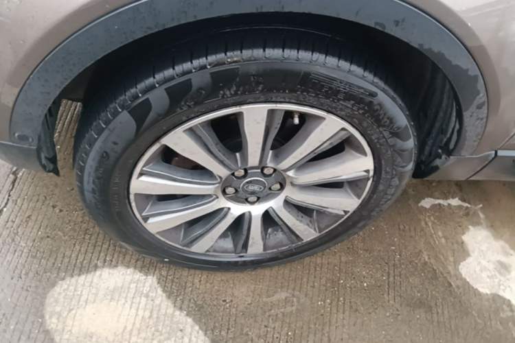 Used Land Rover Range Evoque 2018 240 PS SE Smart Brilliance Edition
