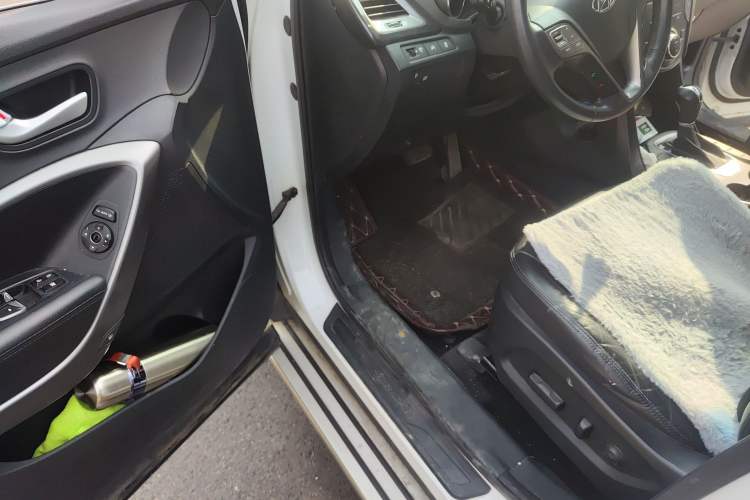 Used Hyundai Santa Fe 2015 2.0T Automatic Two-Wheel Drive Smart Version 5 Seats