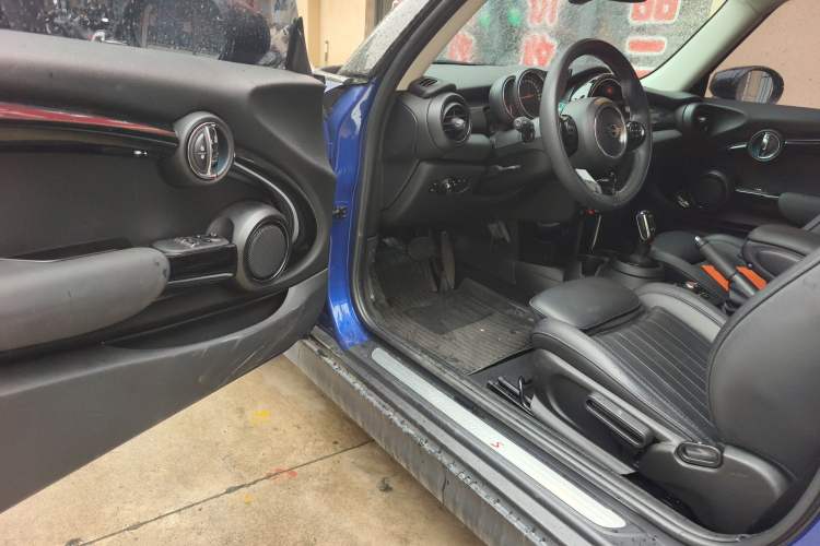 Used MINI 2019 2.0T COOPER S Artist