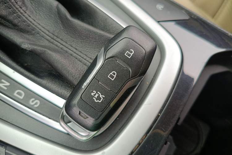 Used Ford Edge 2016 EcoBoost 245 Two-Wheel-Drive Titanium 5-Seater