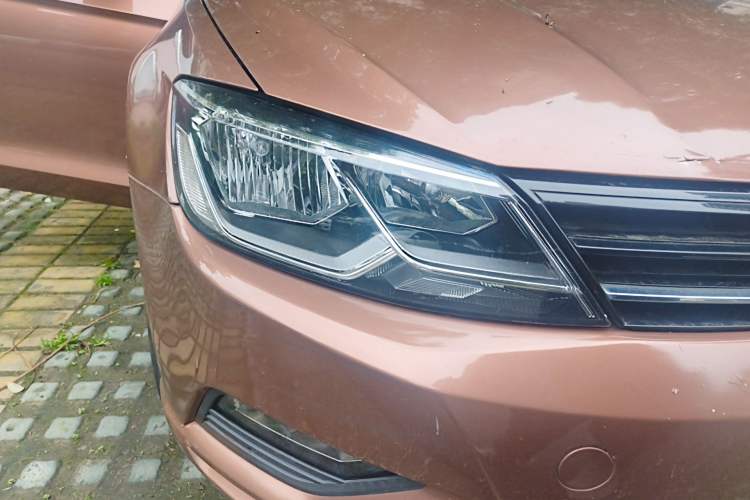 Used Volkswagen Lamando 2015 280TSI DSG Comfort Edition Right Front Headlight