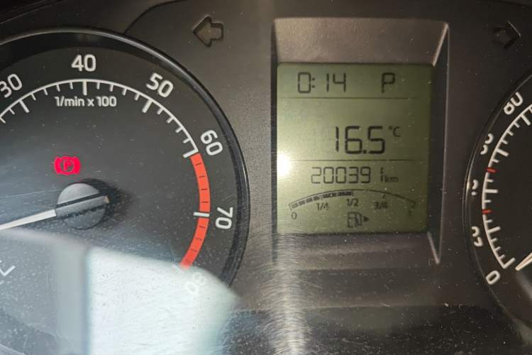 Used Skoda Rapid 2013 1.6L Automatic Smart Selection Model