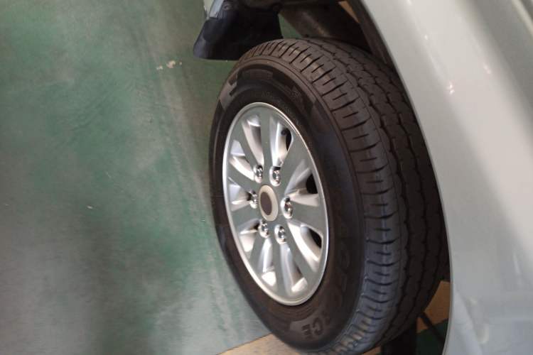 Used Jinbei Grace 2010 2.7L 3rd Generation Yu Ling Luxury Version Long Wheelbase 9-Seater Equipped with 2TR Engine