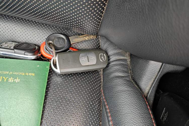 Used Mazda 3 Axela 2014 Hatchback 2.0L Automatic Flagship Model Vehicle Key