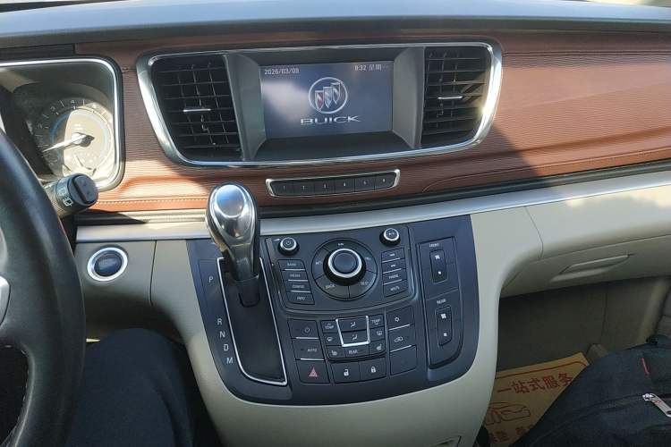 Used Buick GL8 2014 3.0L GT Luxury Business Haoya Edition