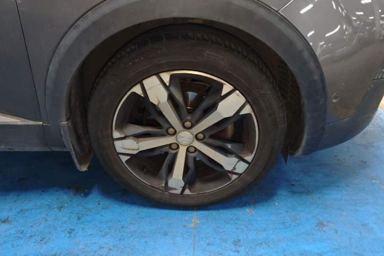 Used Peugeot 4008 2017 350THP Luxury Edition Right Front Wheel Hub