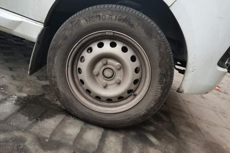 Used SRM Haoyun 2023 Standard Passenger Van 6 Seats
