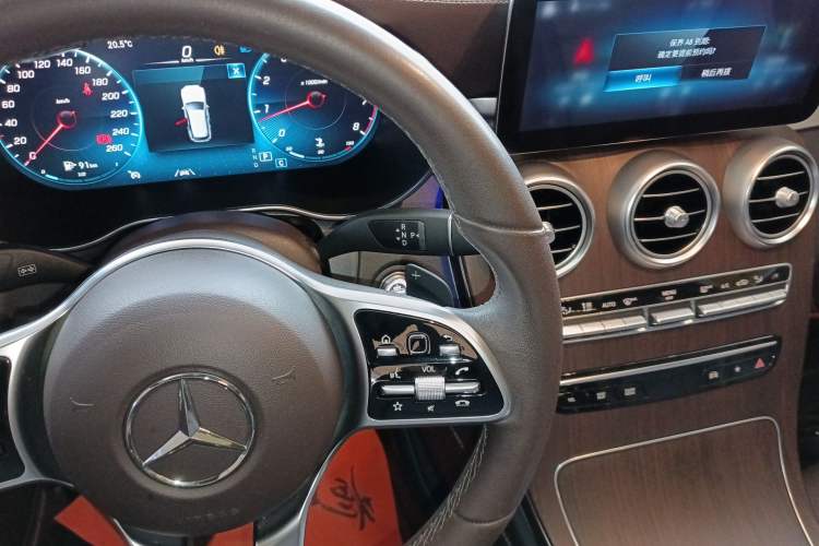 Used Mercedes-Benz GLC 2020 Facelifted GLC 300 L 4MATIC AMG-Line Gear Lever