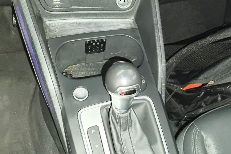 Used Audi Q2L 2022 35 TFSI Fashionable and Elegant Model Gear Lever