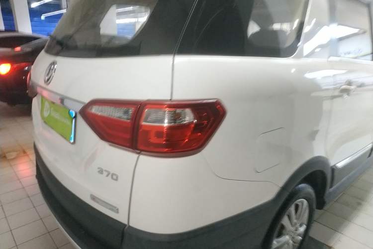 Used Dongfeng Fengon 370 2016 1.5L Manual Luxury 7-Seater