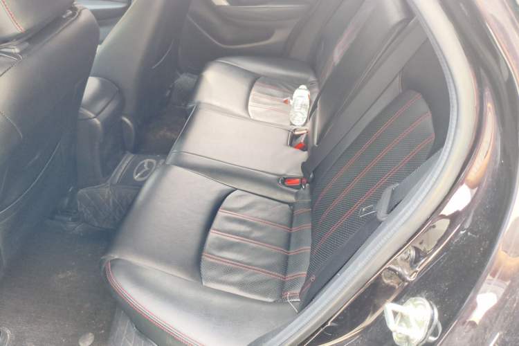 Used Mazda CX-4 2018 2.0L Automatic Two-Wheel Drive Blue Sky Dynamic Version China V Standard Left Rear Seat