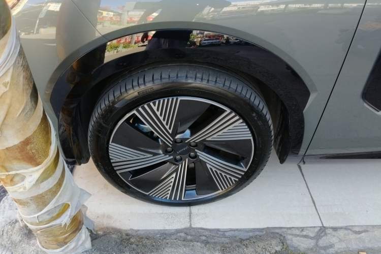 Used Lynk & Co 08 EM-P 2023 220km All-Wheel-Drive Performance Halo
