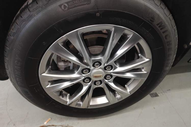 Used Cadillac XT5 2021 28T Luxury Model