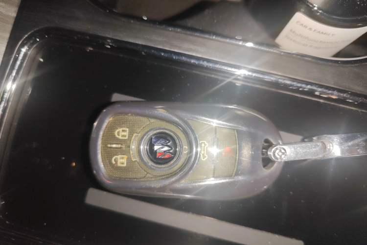 Used Buick GL8 2022 ES Landtrek 653T Comfort Edition