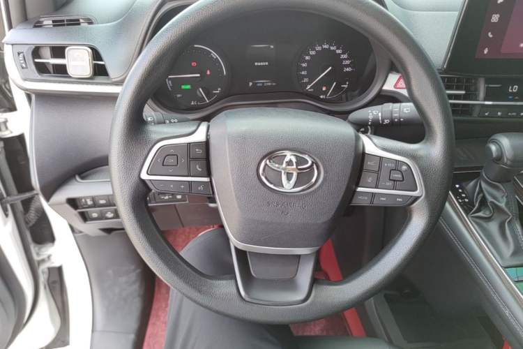 Used Toyota Granvia 2024 2.5L Hybrid Luxury Edition