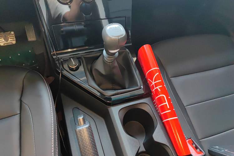 Used Wuling Zhengcheng 2021 1.5T Manual Luxury Commercial Vehicle Gear Lever