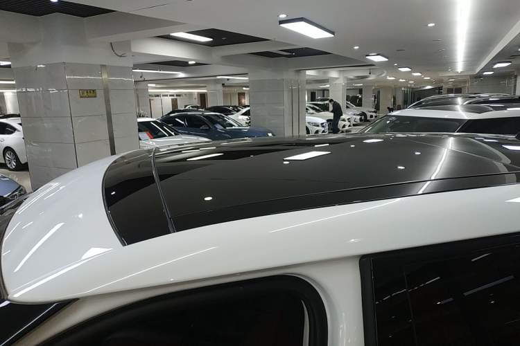 Used Land Rover Range Rover Evoque 2024 Aurora L 249 PS Prestige Light-Chasing Edition