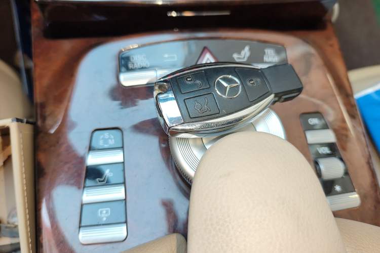 Used Mercedes-Benz S-Class 2010 S 350 L Luxury Model Vehicle Key
