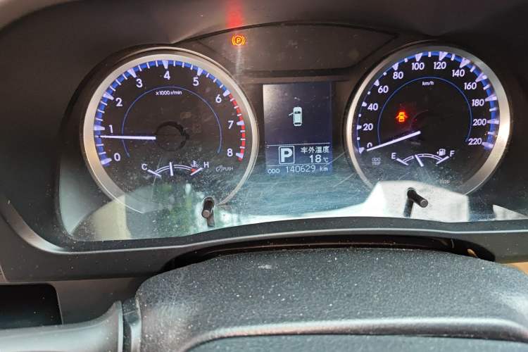 Used Toyota Highlander 2018 2.0T Two-Wheel Drive Elite Version 5 Seats China VI Standard Odometer Close Up