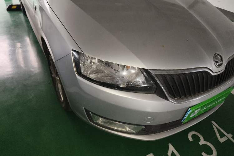 Used Skoda Rapid 2015 1.6L Automatic Smart Selection Model
