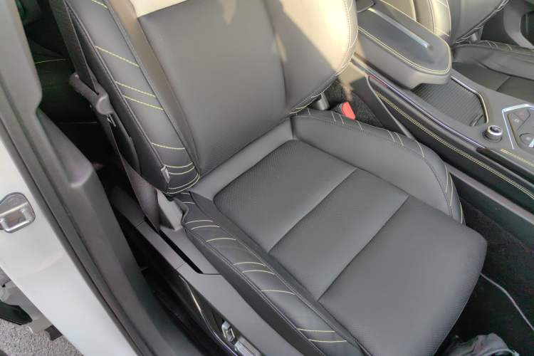 Used Lynk & Co 05 2020 2.0TD Two-Wheel Drive Shine Halo