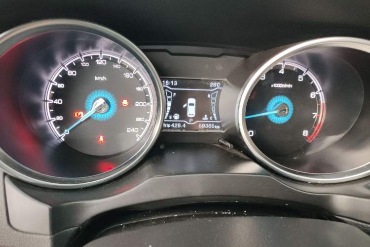 Used Zotye SR7 2016 1.5T CVT Cube Heart Edition China V Standard Odometer Close Up