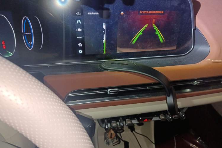 Used ORA Good Cat 2022 Morandi Edition 400km Standard Range Luxury Version Lithium Iron Phosphate Audio And AC Panel