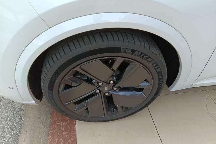 Used Li Auto L9 2025 Ultra Smart Refreshed Edition Left Front Wheel Hub