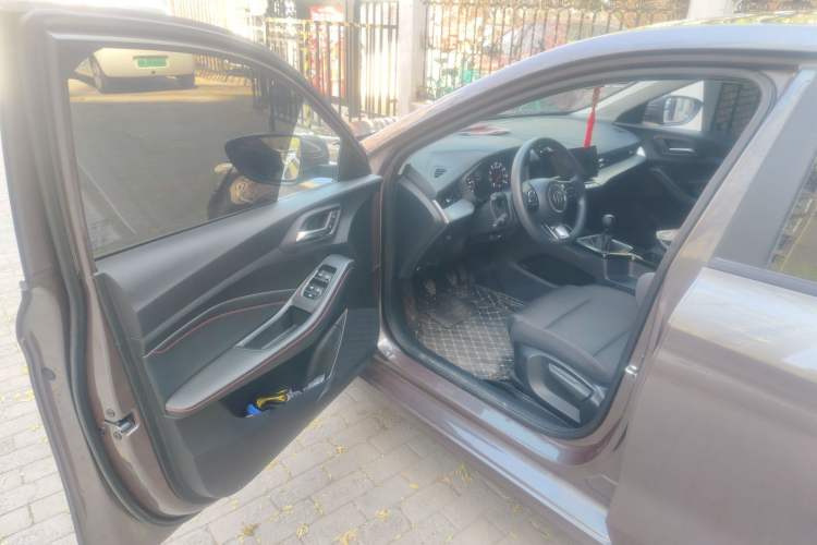 Used MG 5 2023 180 DVVT Manual Fashion Edition Driver Seat