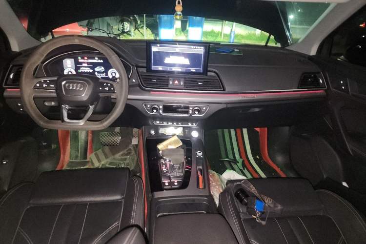 Used Audi Q5L 2022 40T Luxury Dynamic Model Center Console