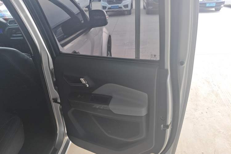 Used Great Wall Wingle 5 2023 2.0T Diesel Two-Wheel Drive Advanced Big Double
