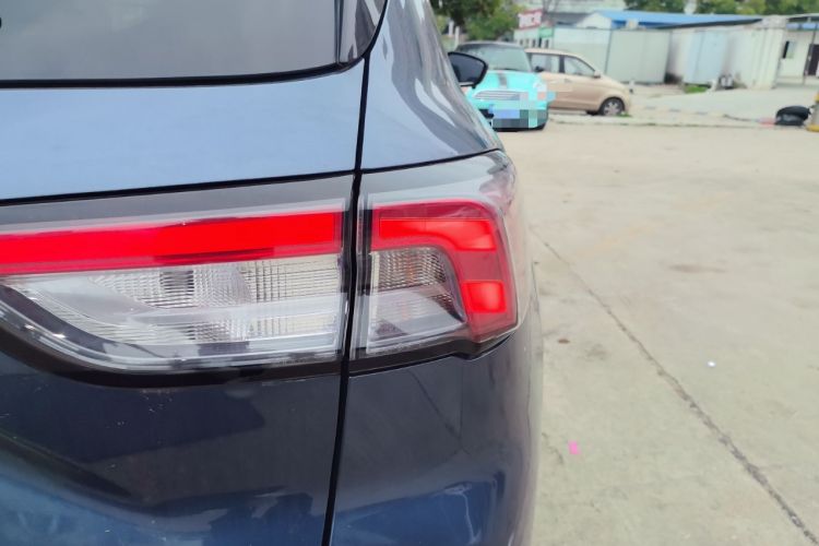 Used Ford Escape 2020 EcoBoost 245 Two-Wheel-Drive Titanium Edition
