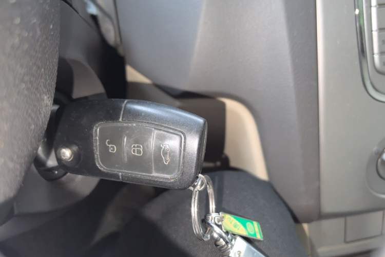 Used Ford Focus 2011 Sedan 1.8L Automatic Fashion Edition
