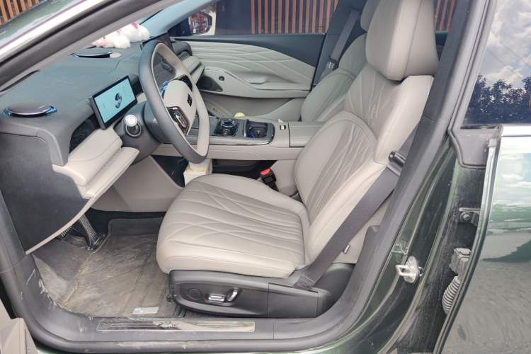 Used Geely Galaxy 8 2025 130km EM-i Deluxe Edition Left Front Seat