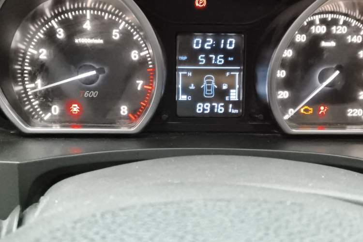 Used Zotye T600 2017 1.5T Manual Elite New Year Edition Odometer Close Up