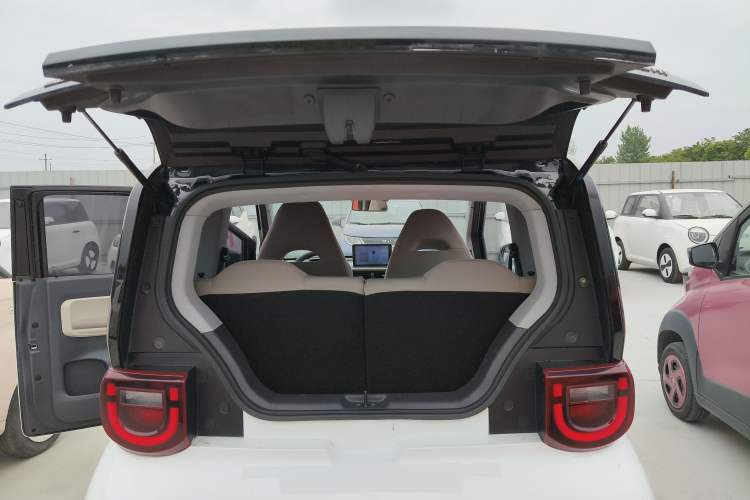 Used Chery QQ Ice Cream 2025 205km Qi Energy Version Trunk