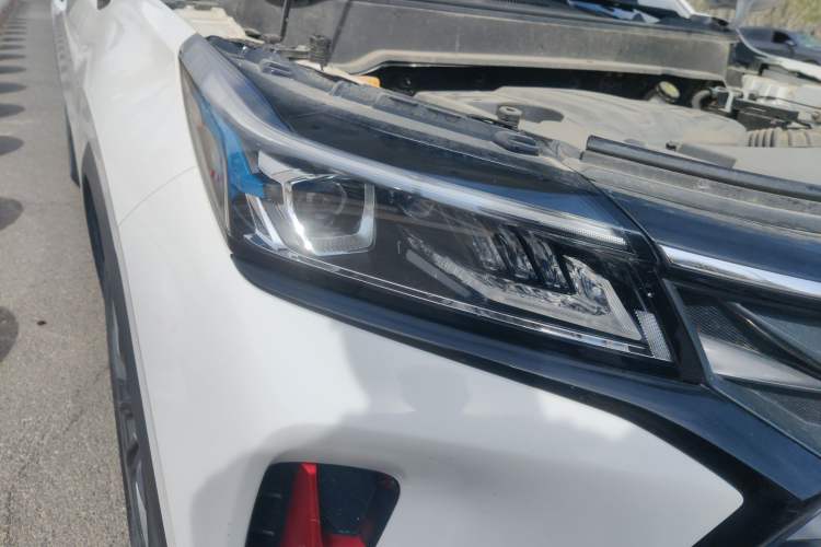 Used Dongfeng Fengon 580  Right Front Headlight