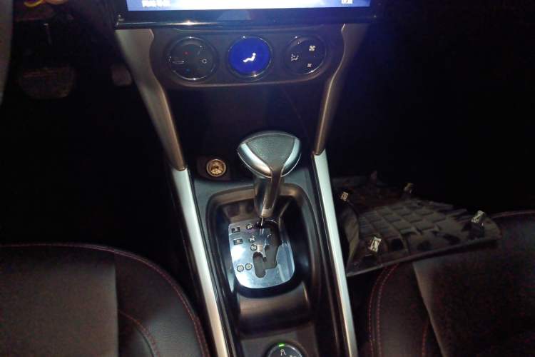 Used Citroen C3-XR 2015 1.6THP Automatic Pioneer Model Gear Lever