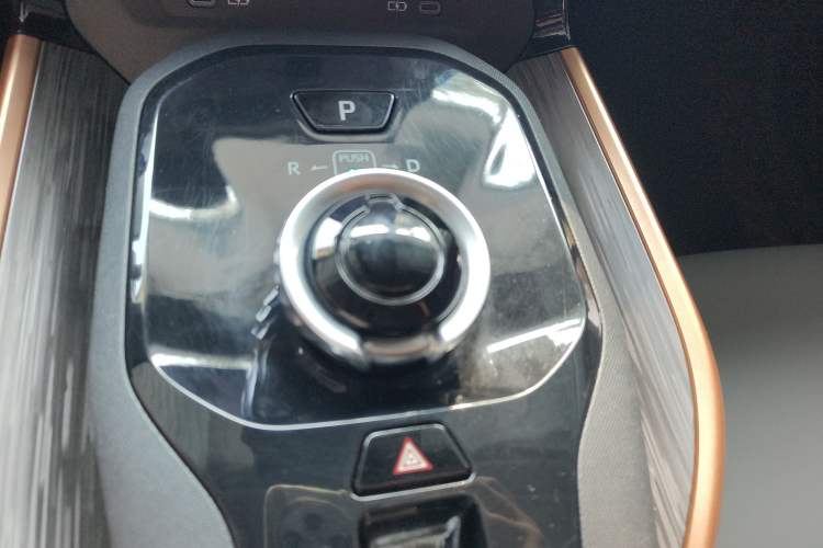 Used Toyota bZ3 2024 517 km Elite PRO Gear Lever