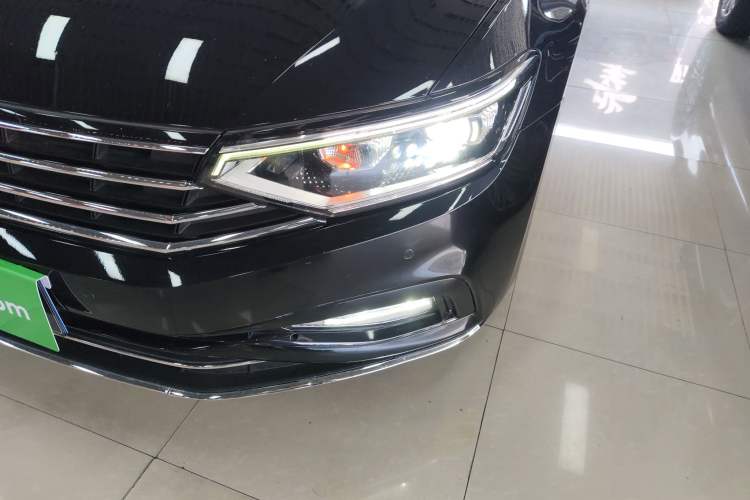 Used Volkswagen Magotan 2020 330TSI DSG Leading Model Left Front Headlight