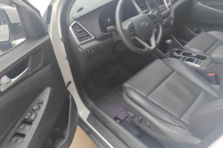 Used Hyundai Tucson 2018 1.6T Dual-Clutch Two-Wheel Drive 15th Anniversary Special Edition