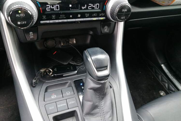 Used Toyota Wildlander 2021 2.0L CVT Two-Wheel Drive Luxury Edition