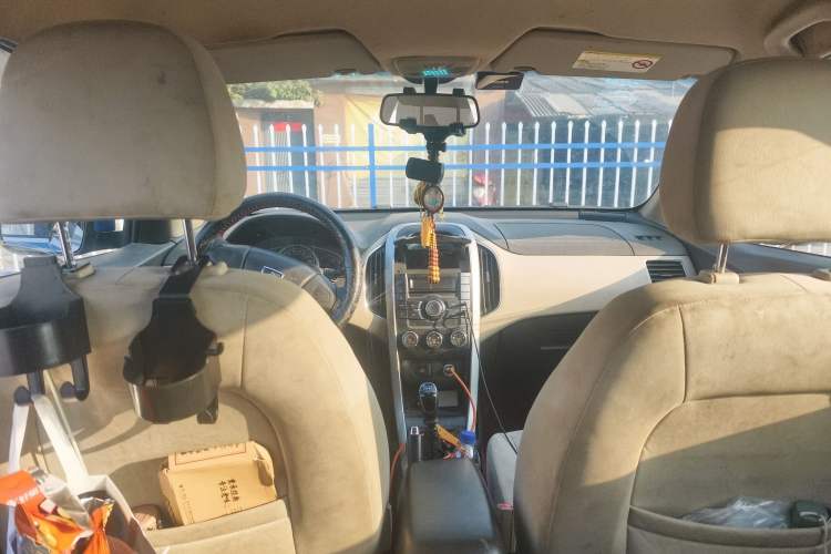 Used Baojun 630 2013 1.5L manual Entry-level trim