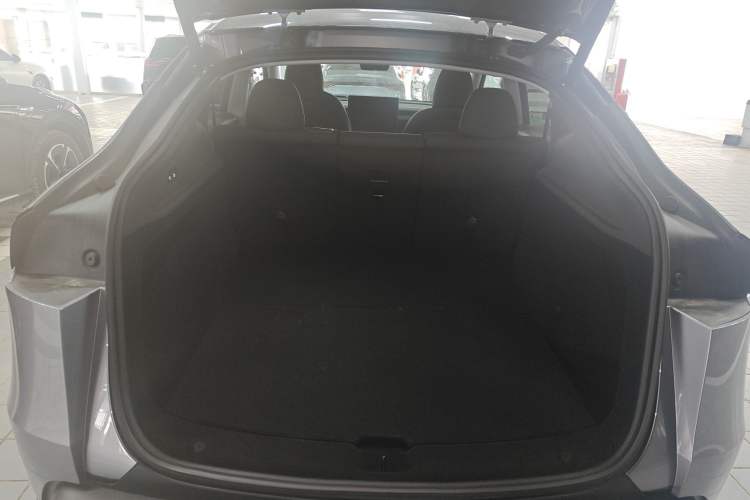 Used Tesla Model Y 2025 Rear-Wheel Drive First Edition Trunk