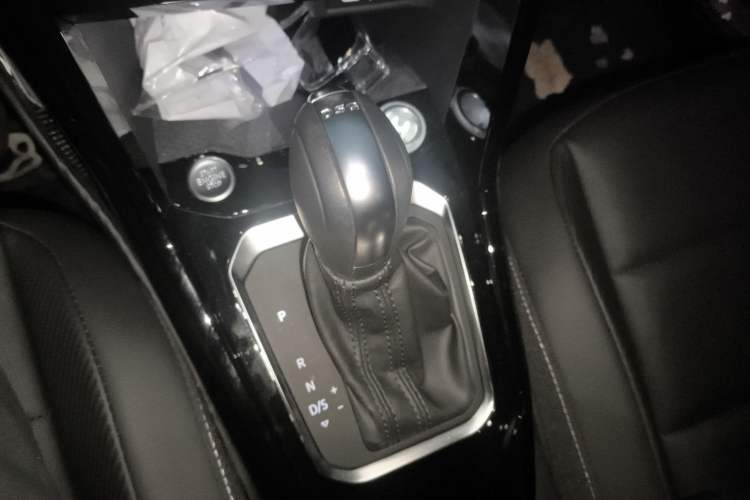 Used Volkswagen T-ROC 2021 280TSI DSG Two-Wheel Drive Comfort Connect Edition