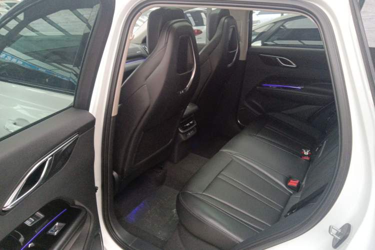 Used Hongqi HS3 2023 1.5T Two-Wheel Drive Shanwei Edition
